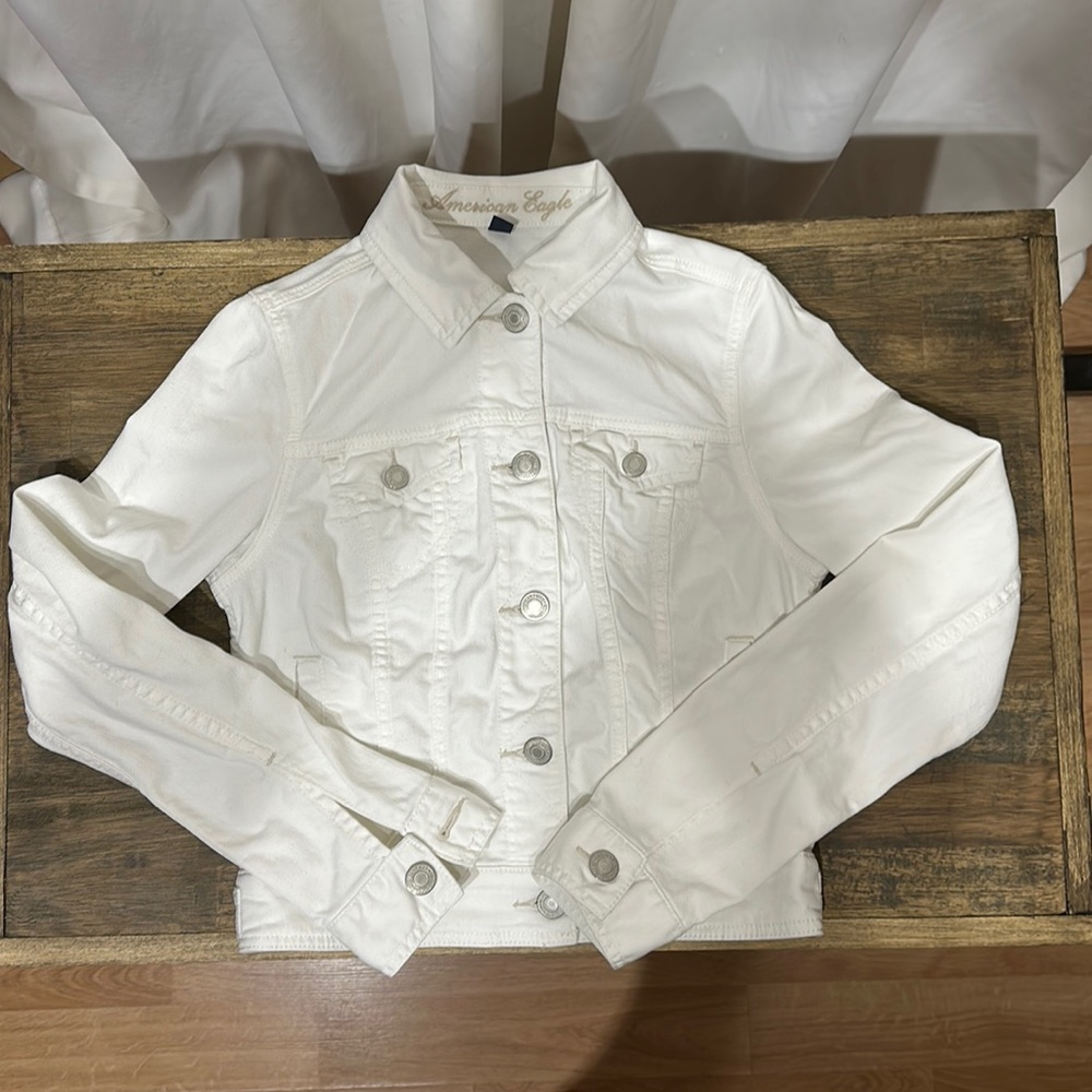 American Eagle White Denim Jean Jacket size Small